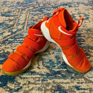 Nike Lebron Soldier 11 TB Promo Texas, size 5Y